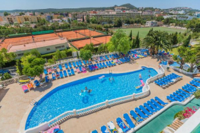 Гостиница Aparthotel Holiday Center  Санта Понса
